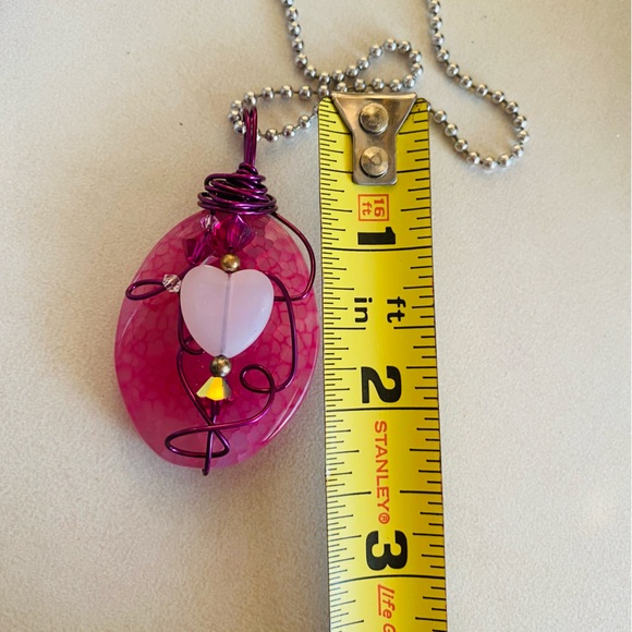 Pink Dragons Vein Agate gemstone wire wrapped pendant necklace with heart charm - Picture 4 of 8
